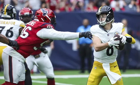 Steelers' Ben Roethlisberger Absolutely Exasperated With George Pickens  Antics