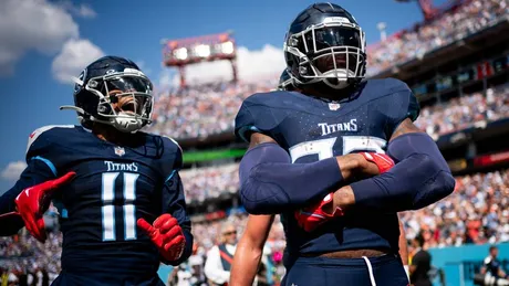 Titans' Daniel Brunskill hilariously calls for fair catch on TD spike