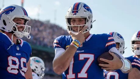 Home opener live coverage: Bills lead 21-10 over Raiders at halftime