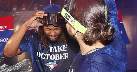 Aviles Gilbert, Cal Raleigh, and family spread the cheer with young  patients in hospital: This moment was extra special