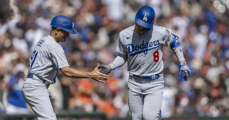 Kiké Hernández hits three-run homer as Dodgers beat Giants 5-2 in Brandon  Crawford's likely final game