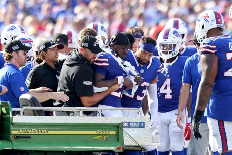 Jim Nantz, Tony Romo pass around the glory Buffalo Bills