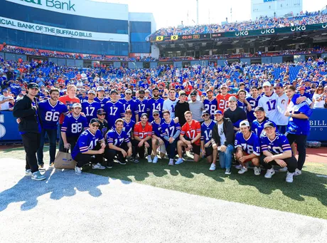 Jim Nantz, Tony Romo pass around the glory Buffalo Bills