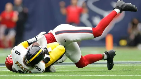 Bears Coach Matt Eberflus Deflects Onslaught of Chase Claypool