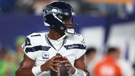 Geno Smith Exits Seahawks-Giants Game With Injury From Questionable Hit on  Sideline - Sports Illustrated