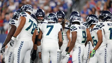 Cigar Thoughts, Game 4: Seahawks defense serves up a beatdown with their  spoon - Field Gulls