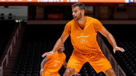 Five Tennessee Basketball Questions As Preseason Practice Begins