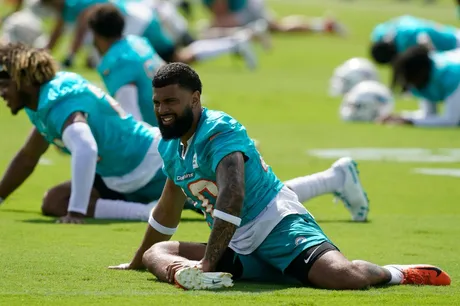 Armstead's durability, contract wrinkles create tough choices for Dolphins