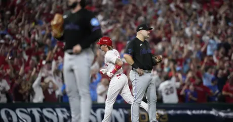 Marlins fans flummoxed by Jon Berti's abject baserunning display against  Phillies - What was he thinking