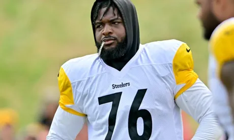 The Steelers signed DT Breiden Fehoko to their 53-man roster from the  practice squad. The Steelers also signed RB Godwin Igwebuike to…