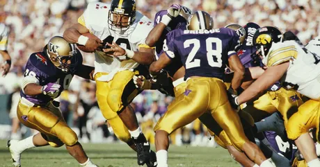 Monday Dots: Alternate Jerseys Released - UW Dawg Pound