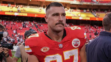 Aaron Rodgers Praises Jets For Containing 'Mr. Pfizer' Travis Kelce