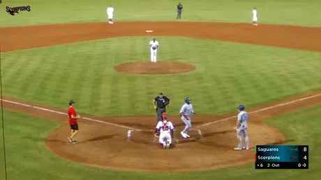 Mookie Betts crashes Torey Lovullo's press conference with a hug