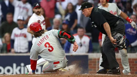 Harper homers, Phillies shut down slugging Braves 3-0 in Game 1 of NLDS -  Newsday