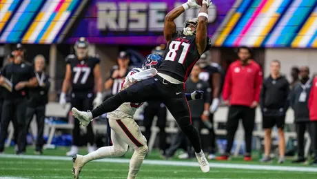 Steelers injury news: DT Larry Ogunjobi spotted in walking boot