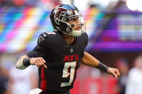 Falcons - Seahawks instant recap: Atlanta holds on late to win their first  game of 2022 - The Falcoholic