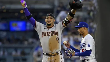 Pablo López puts on a master class in pitching as Twins even series