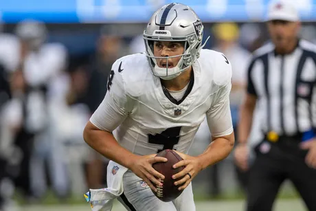 NFL World Reacts To The Derek Carr Contract News - The Spun: What's  Trending In The Sports World Today