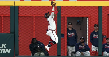 Austin Riley's play in the Atlanta Braves' Game 2 win mirrors Derek Jeter's  flip play, Flippin Bats