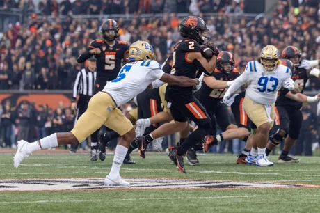 No. 15 Oregon State Beavers-No. 18 UCLA Bruins game preview – The Daily  Barometer