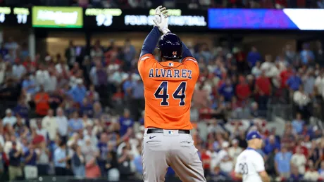 Houston Astros bats pummel Texas Rangers in ALCS Game 3