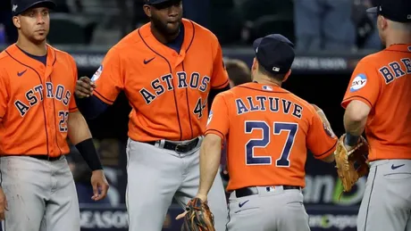 Yuli Gurriel walk-off 10th inning blast off launches Astros to 2-1 win over  Mariners - The Crawfish Boxes