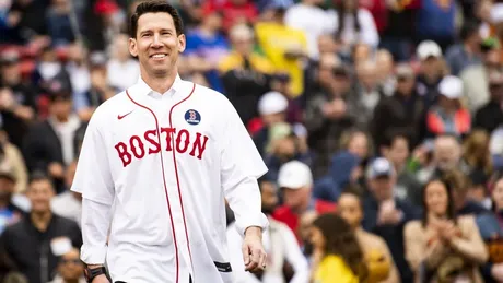 Jason Varitek's wife blasts Curt Schilling for Tim Wakefield cancer reveal