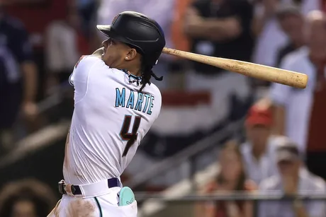 Marte hits walk-off single, D-backs beat Phillies and close to 2-1