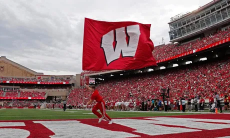 Wisconsin badgers on sale football news