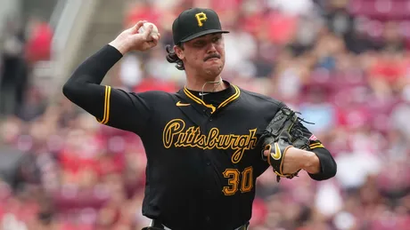 Pirates' Paul Skenes goes viral during offseason bullpen session in California